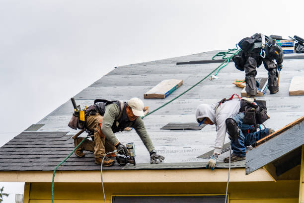Professional Gutter Installation technician working in La Cañada Flintridge, CA
